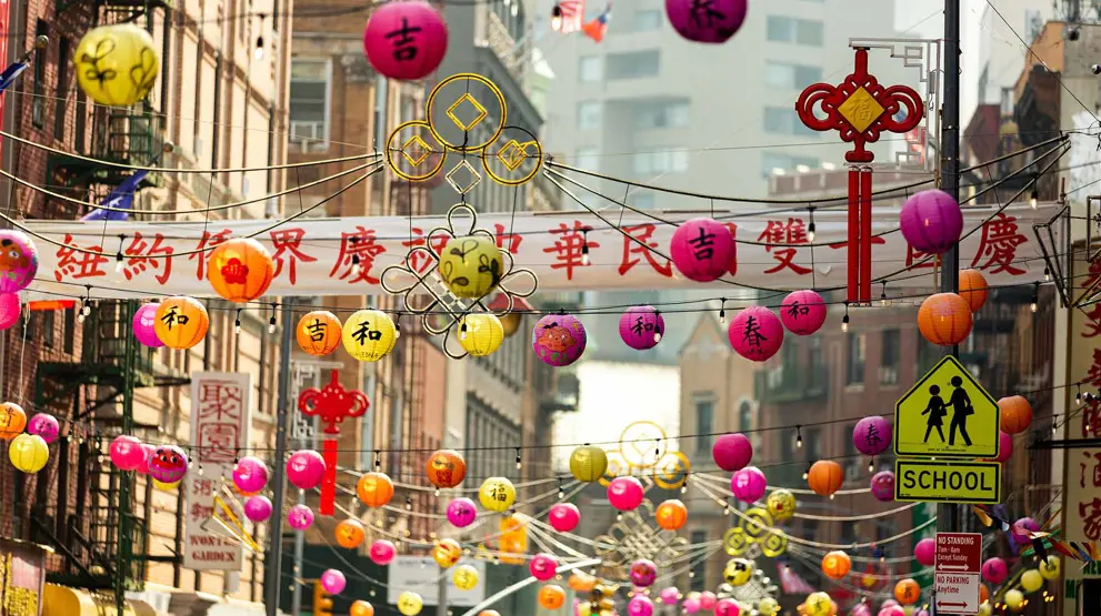  Besøk Chinatown med de fargerike lyktene og de gode dim sum-restauranten