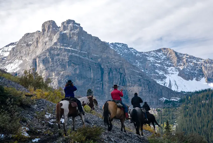Rocky Mountains på hesteryggen - Rideferie i Canada