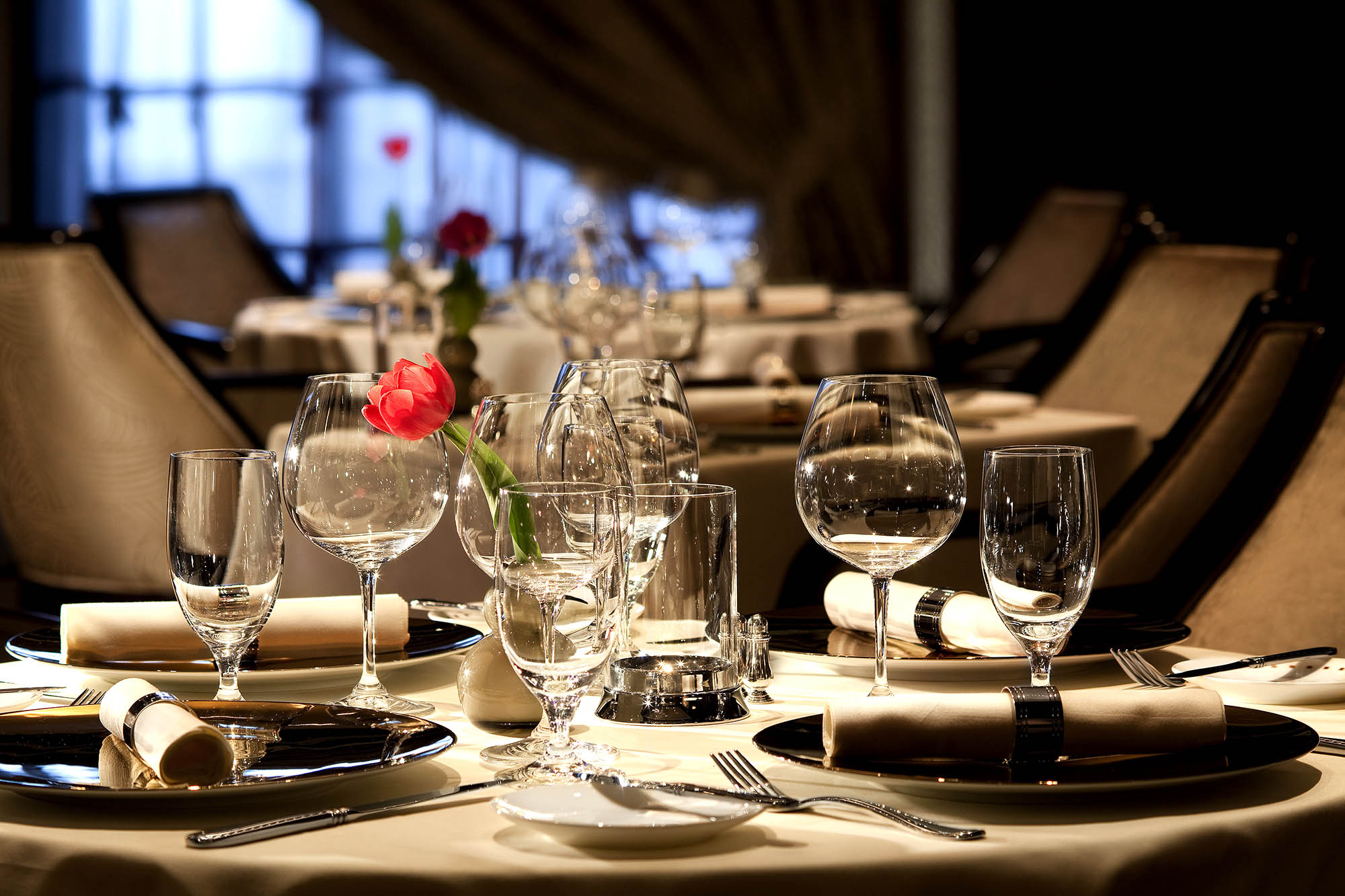 Om bord finner man et stort og bredt utvalg av restauranter