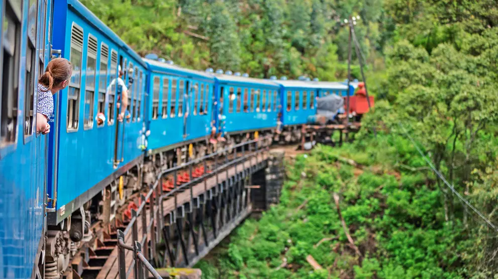 Den populære togreisen fra Ella til Kandy