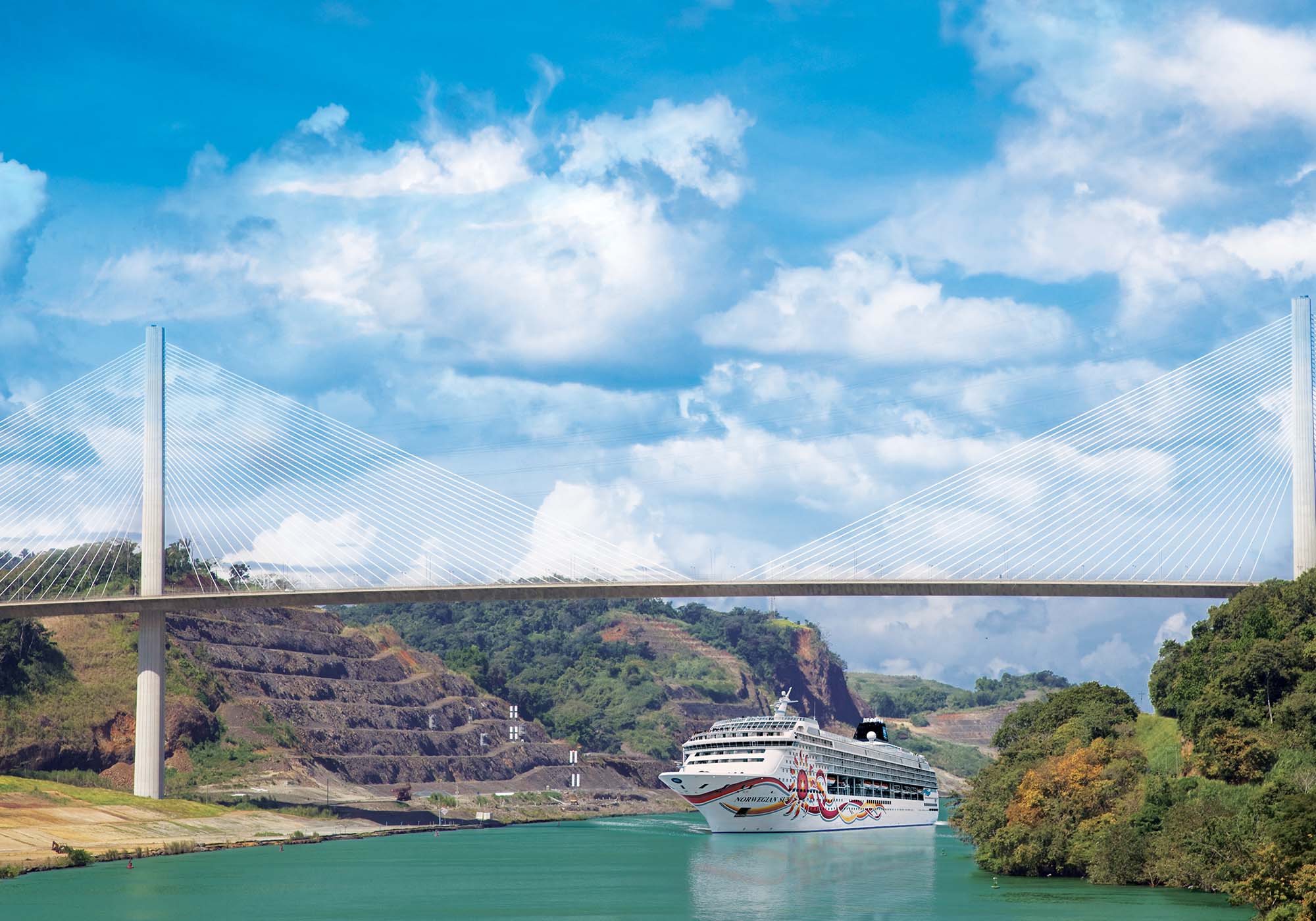 Norwegian Sun i Panamakanalen