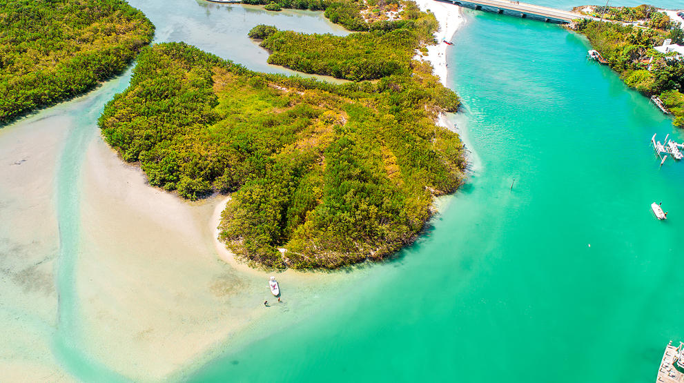 Credit: Tourism Photos - The beaches of Fort Myers and Sanibel