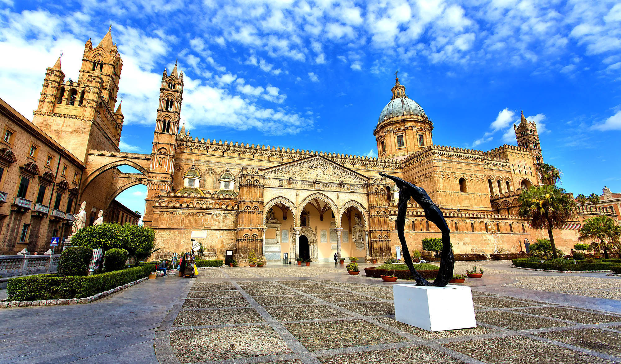 Besøk Cattedrale di Palermo – en imponerende og historisk katedral i Palermo
