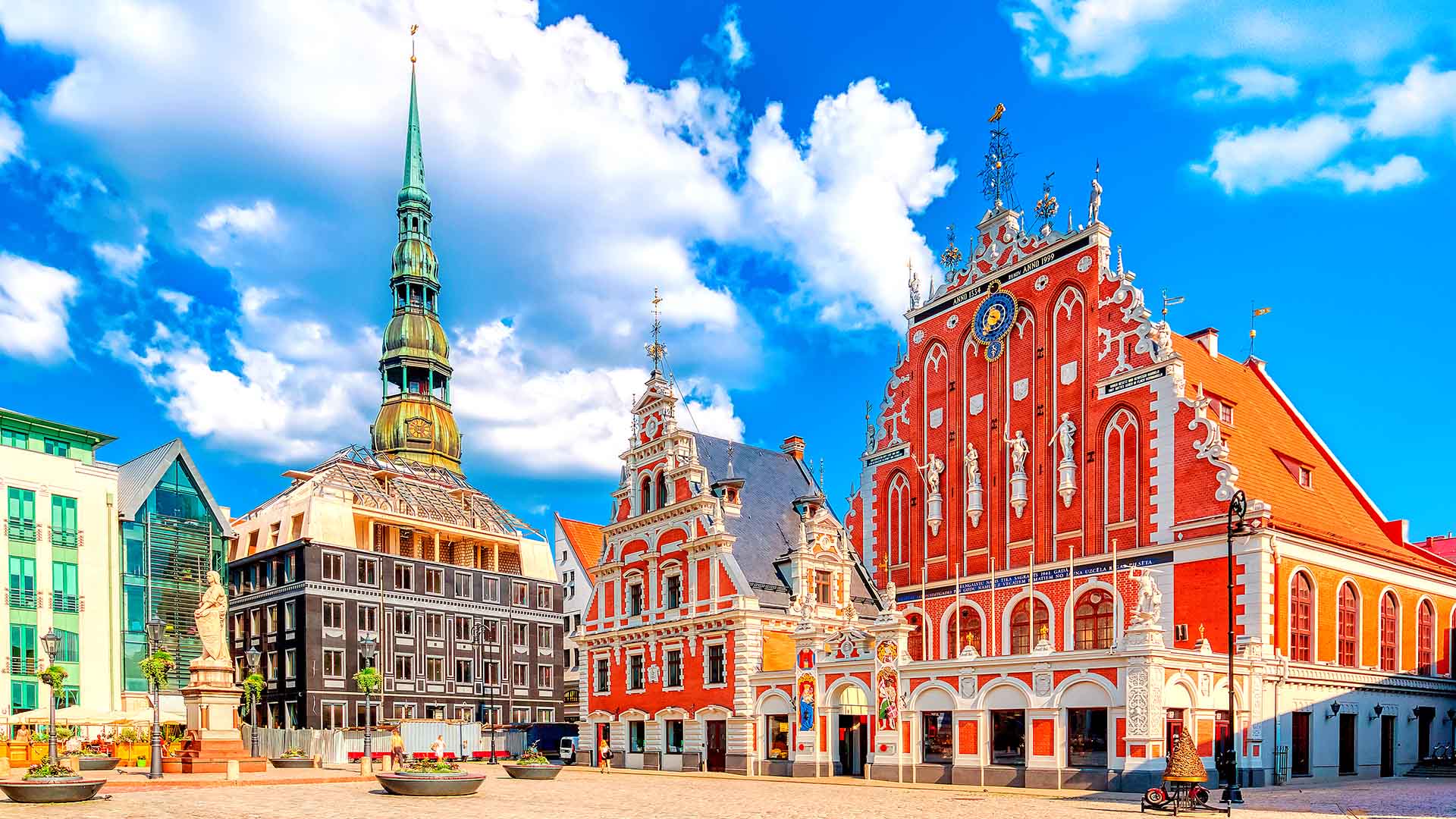 Torget i Riga symboliserer byens hansarike og byr på flott arkitektur og historie