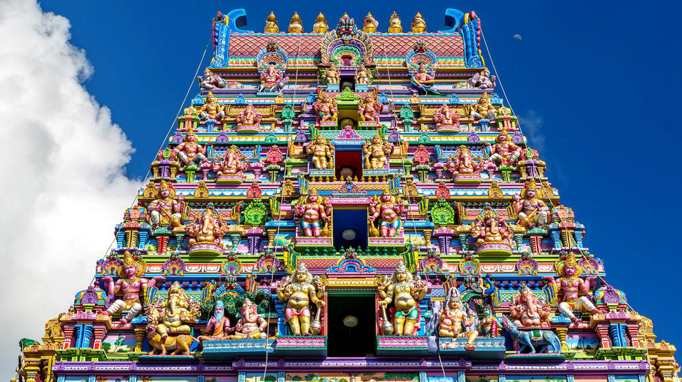 Fargerikt hinduistisk tempel kalt Arul Mihu Navasakthi Vinayagar i Victoria