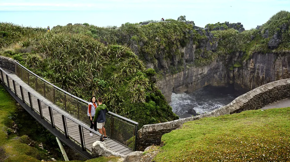 Pancake Rocks | Credit: Fraser Clements