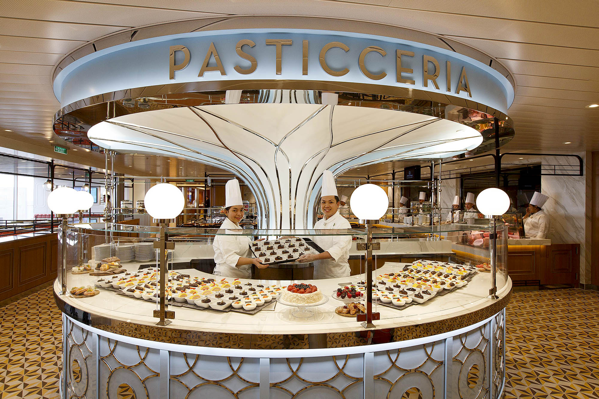 Pasticceria er skipets delikate italienske konditori med et variert utvalg av kaker, pasteries, og andre søte fristelser