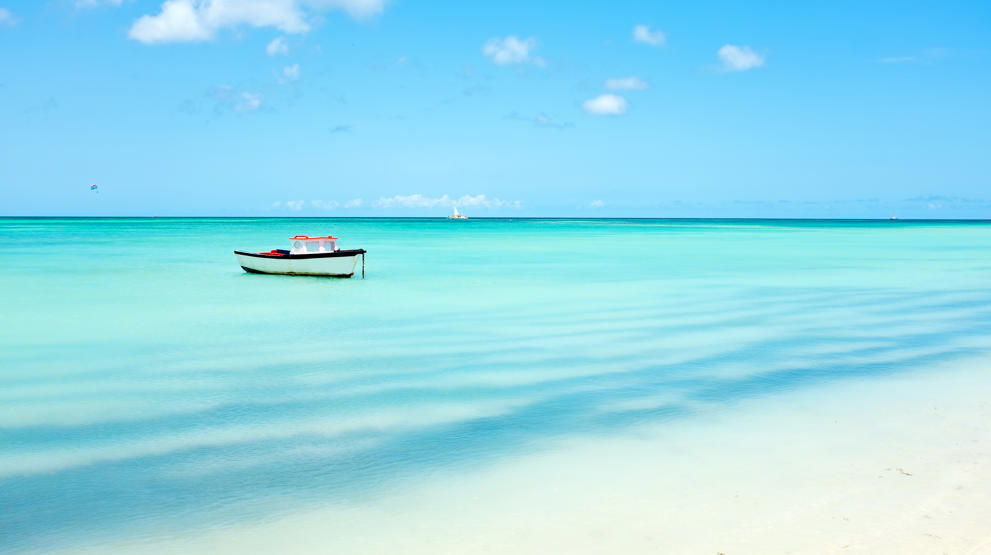 På øya er det nok av flotte strender å sole seg på - Reiser til Aruba