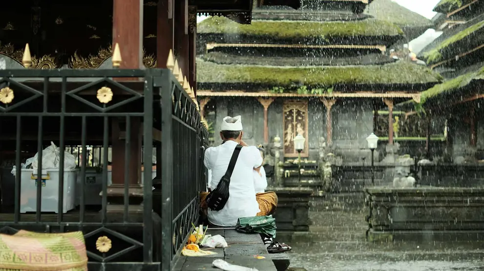 Du kan godt reise til Bali i regntiden da regnskurene ofte er intense men fort overstått