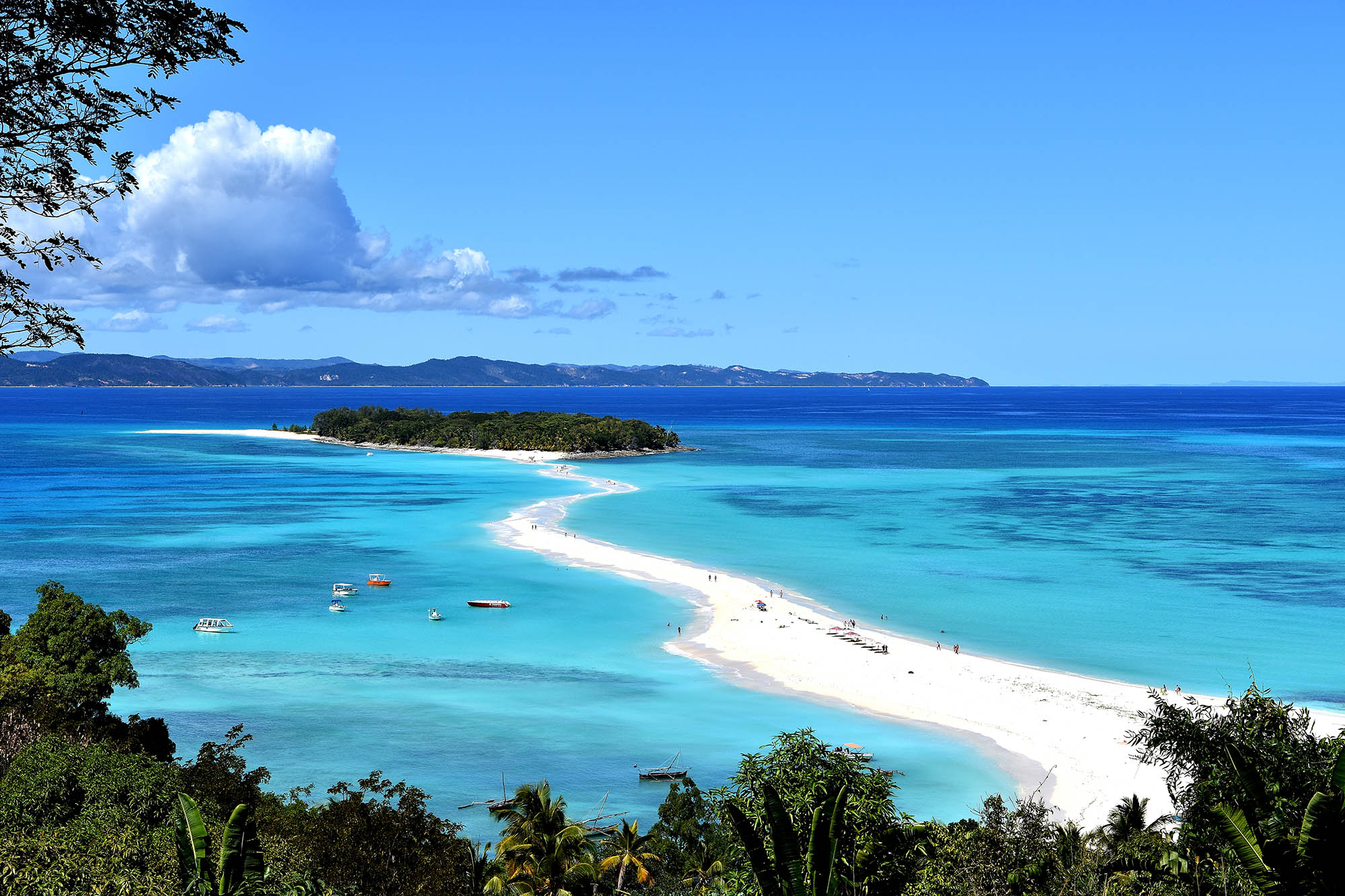En av de mindre øyene som finnes utenfor kysten av Madagaskar