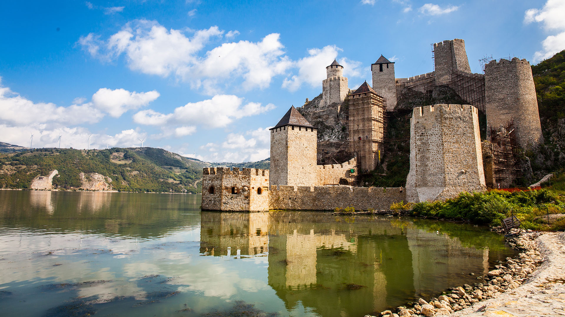 Utforsk middelalderborger og slott | Golubac, Serbia