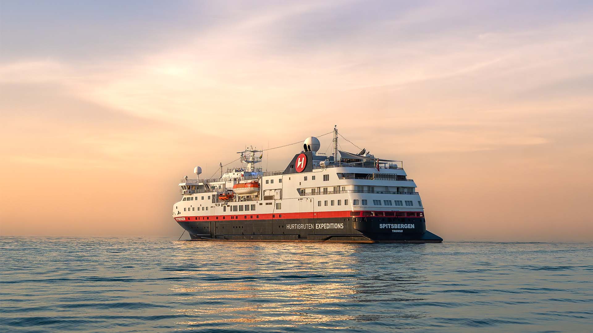 Nyt tilværelsen om bord det flotte ekspedisjonscruiset M/S Spitsbergen