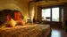 Et av rommene på Serengeti Serena Safari Lodge