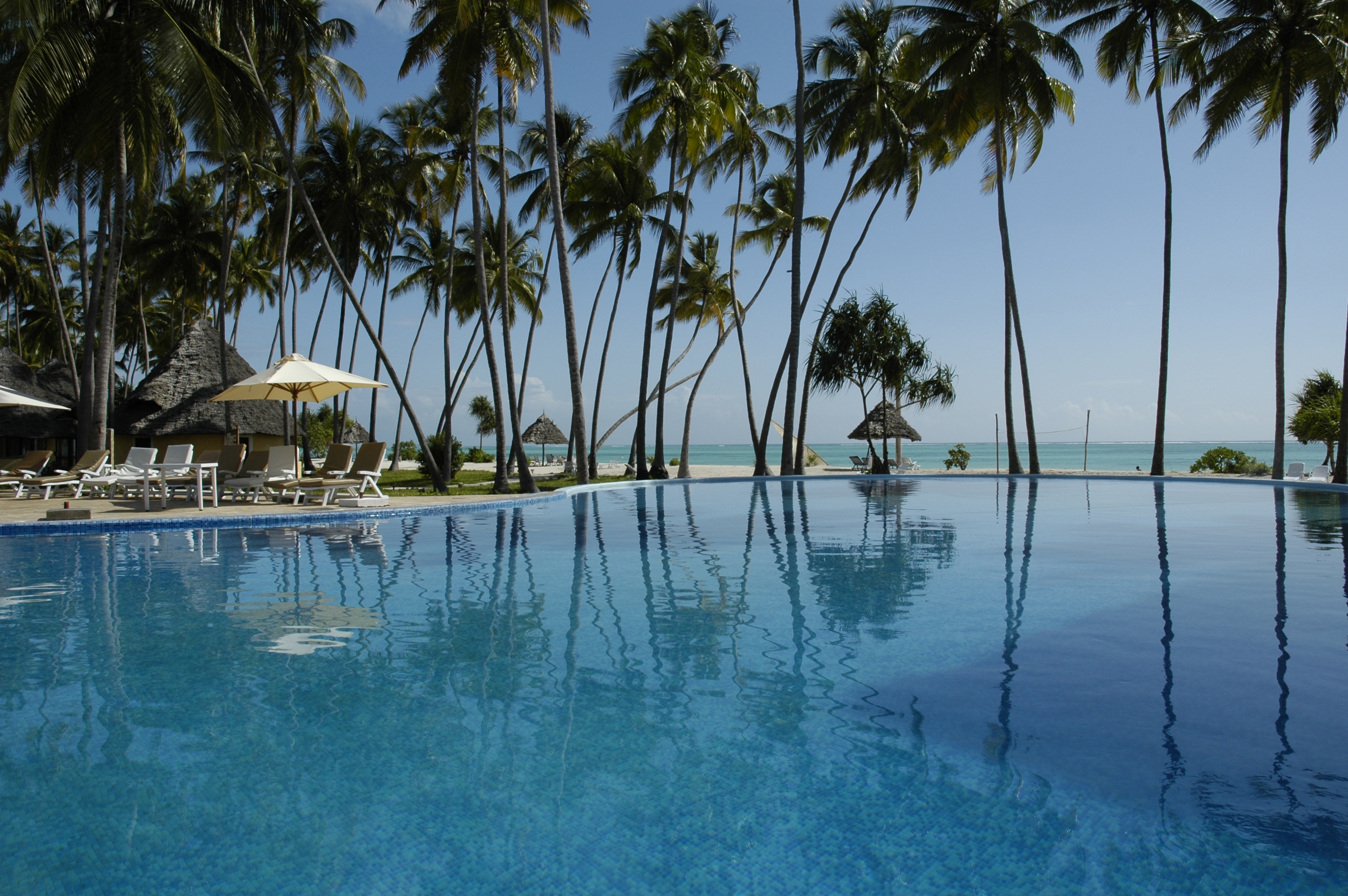 Slapp av ved bassengkanten - Resorts og hoteller i Zanzibar