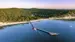 Hotellet ligger rett ved vannet - Hoteller på Fraser Island. Foto: Kingfisher Bay Resort