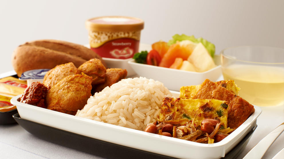 God mat på Premium Economy på Singapore Airlines