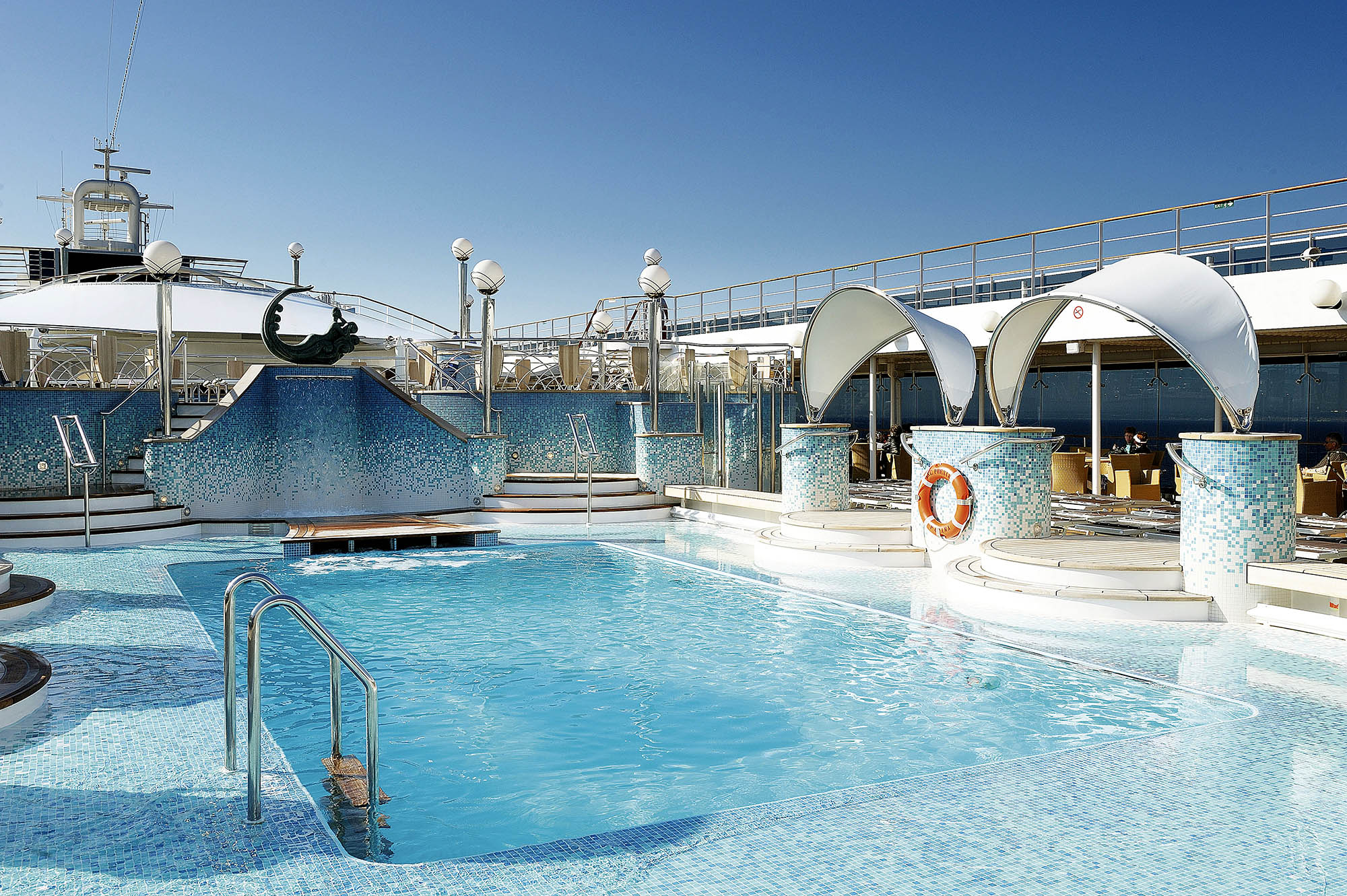 Nyt reisen med flotte MSC Poesia