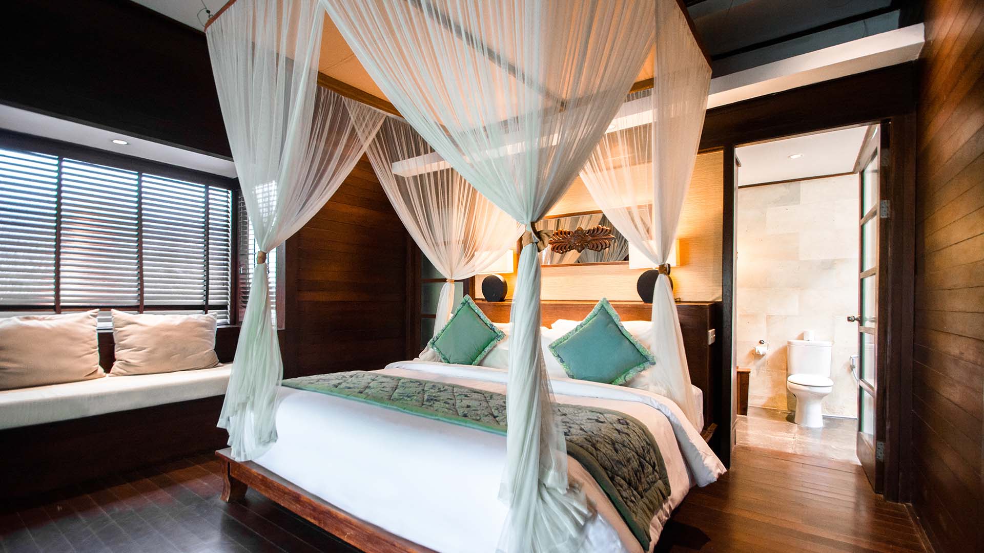 Lekre rom i indonesisk stil