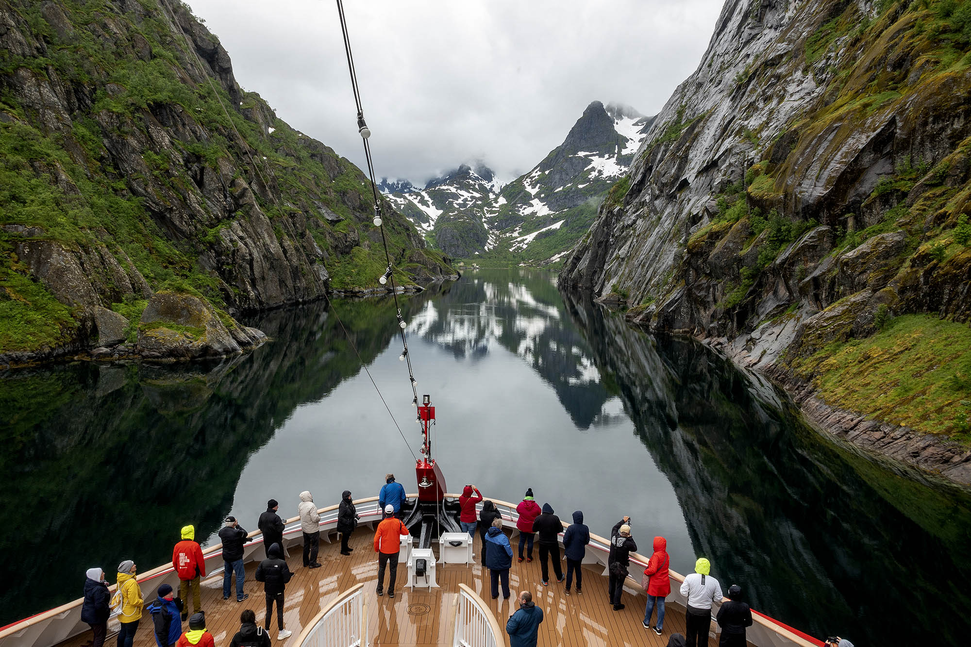 Seil gjennom majestetiske Trollfjorden | Foto: Andrea Klaussner