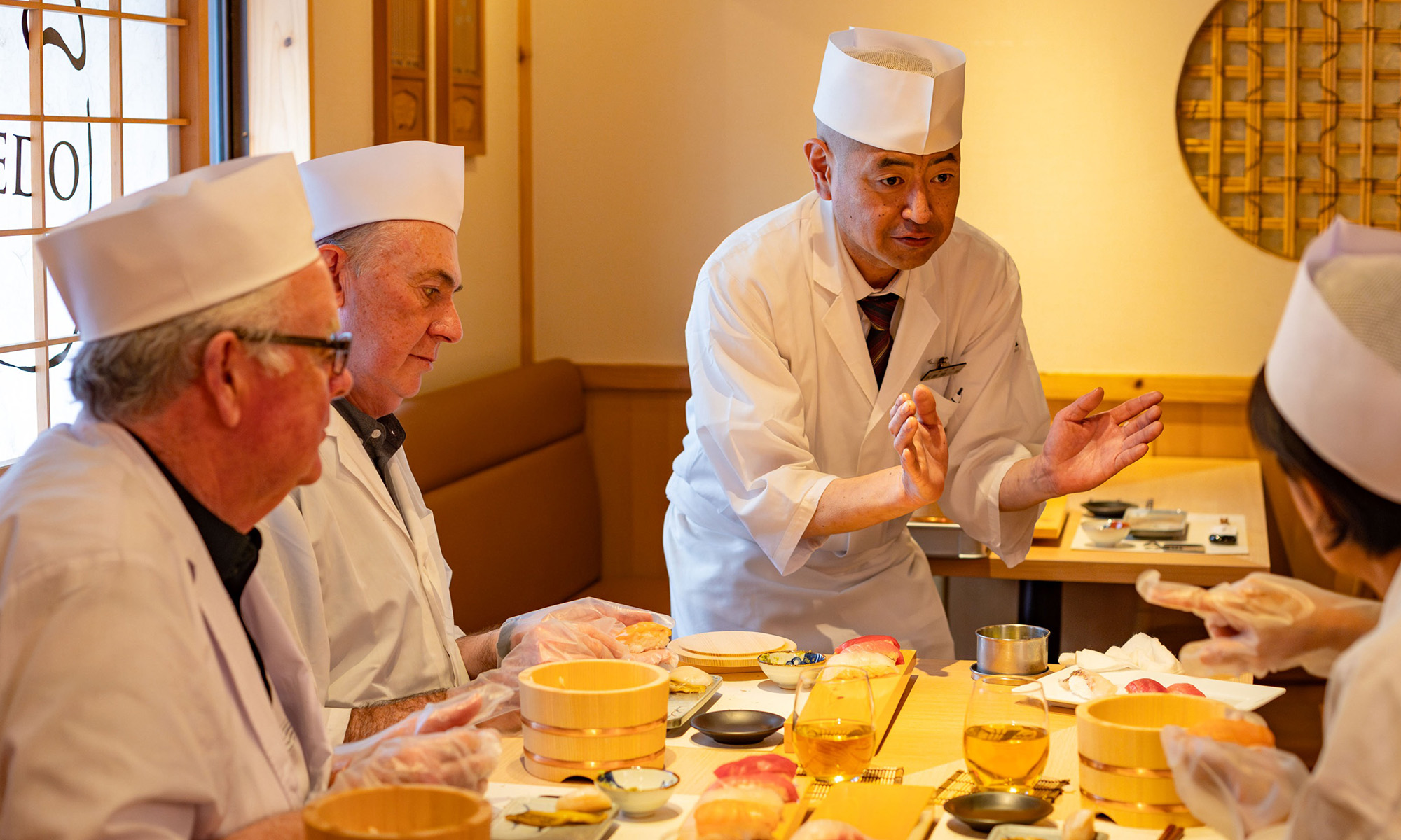 Lær bl.a. å lage sushi på et matlagingskurs fra en profesjonell sushikokk