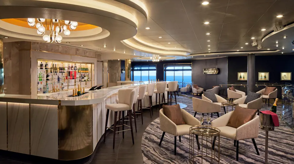 Champagnebar om bord på Norwegian Spirit