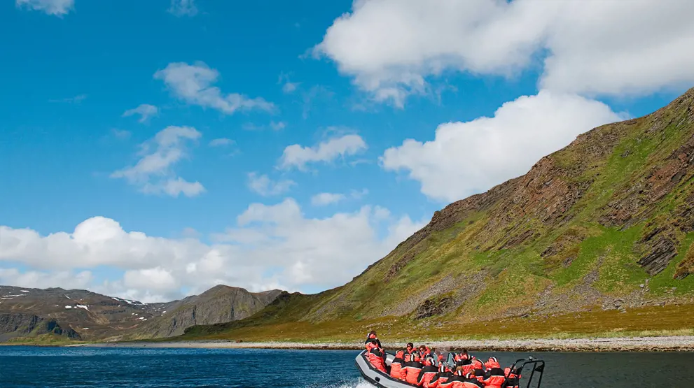 Vi anbefaler å benytte rederiets utfluktsprogram for å få mest mulig ut av turen