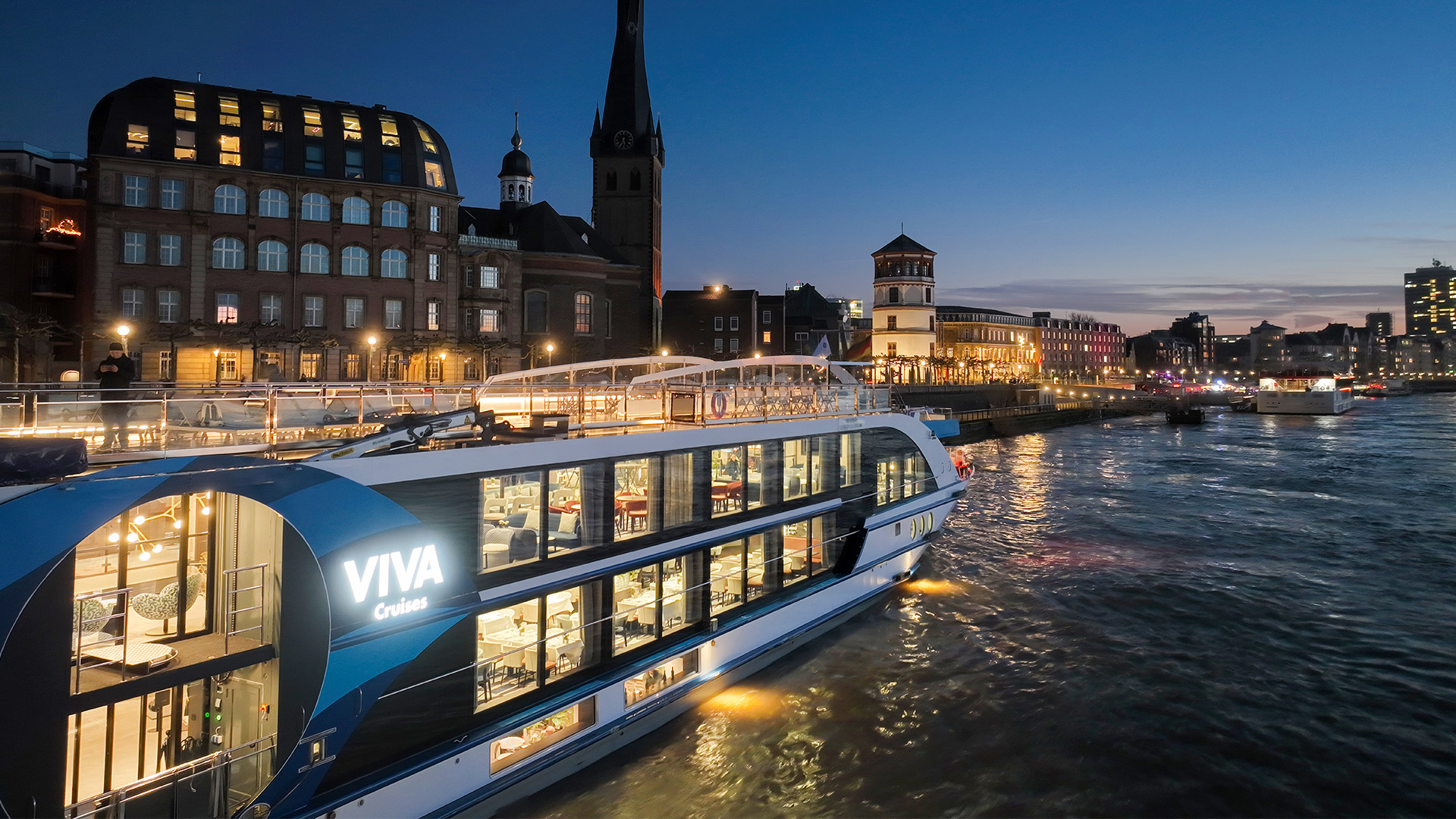 Opplev flotte lugarer, gourmetmat og førsteklasses service – velkommen om bord!