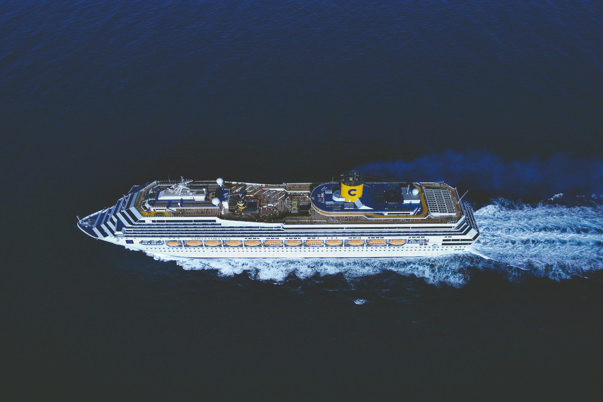 Eventyret starter om bord på Costa Fortuna