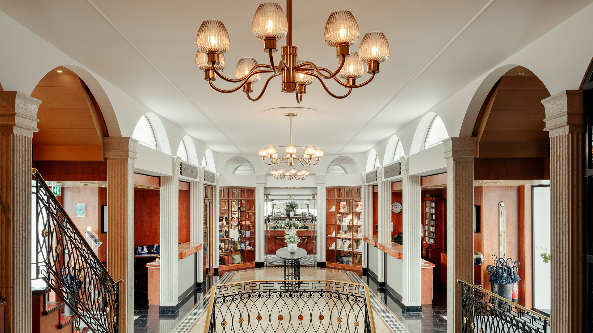 Gled dere til et opphold på moderne skip med luksuriøse omgivelser