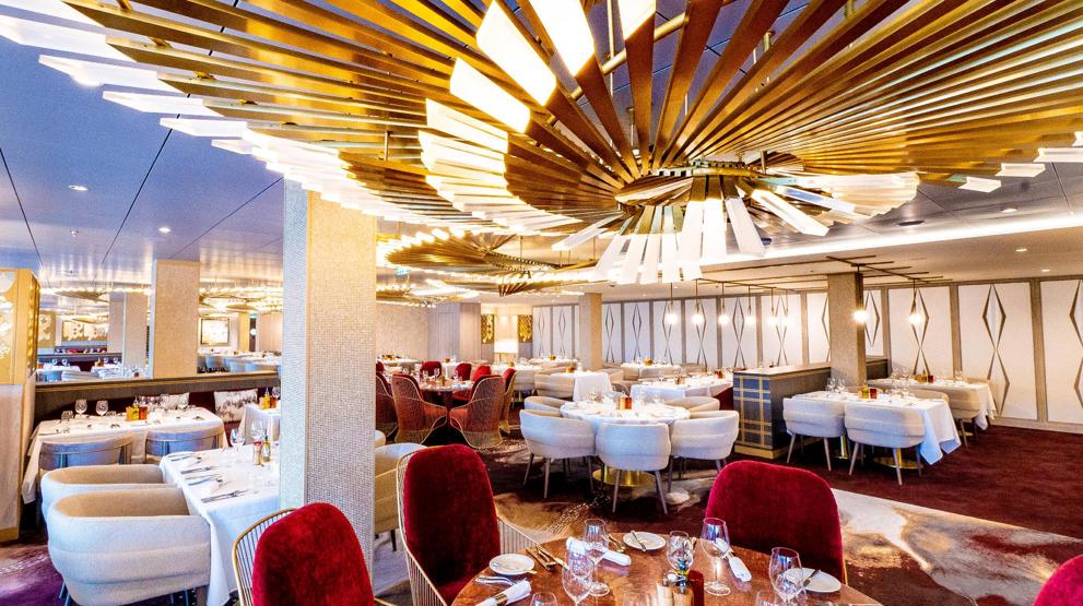 Restauranten Cyprus. En av fire hovedrestauranter om bord Celebrity Edge