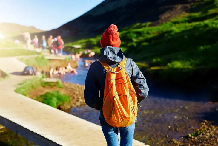 Ta en velfortjent tur i de varme kildene etter en gåtur i Hveragerdi-området