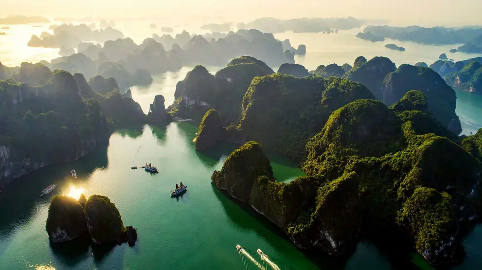Vakre Ha Long Bay