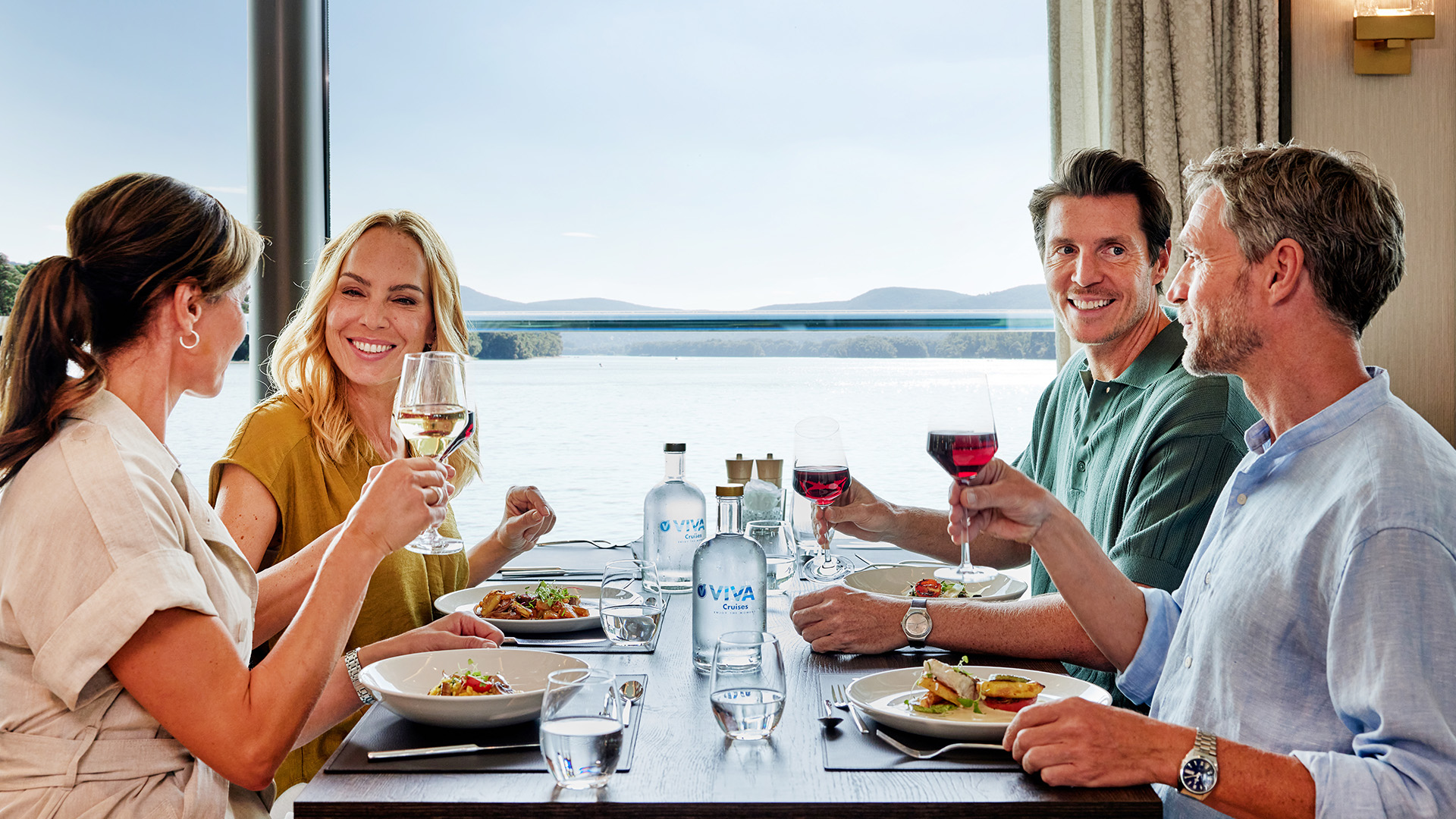 Med all inclusive får du alle måltider, drikkevarer og mye mer om bord!