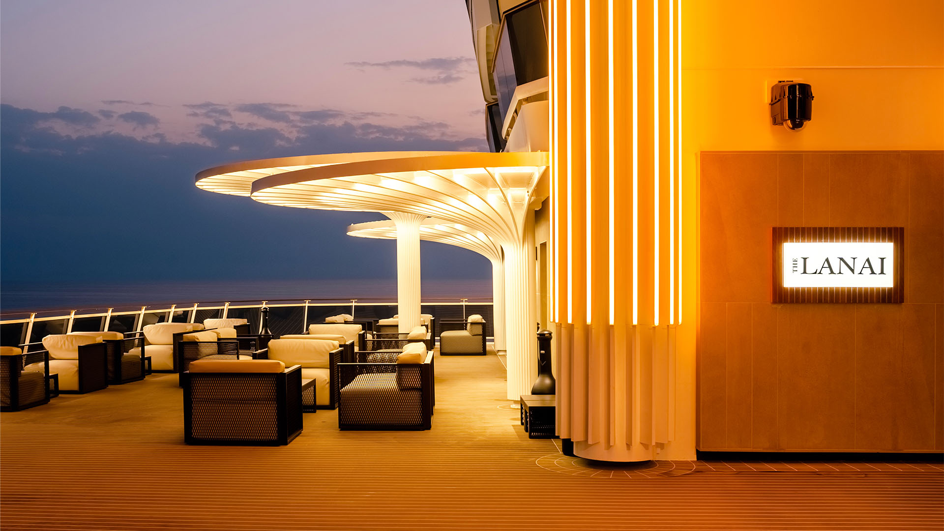 The Lanai om bord på MSC World America gir deg muligheten til å oppleve et rolig og hyggelig utendørsområde, hvor du kan slappe av og nyte havbrisene