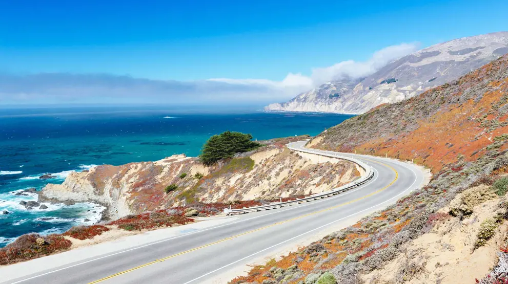Vakre fargespill langs Big Sur