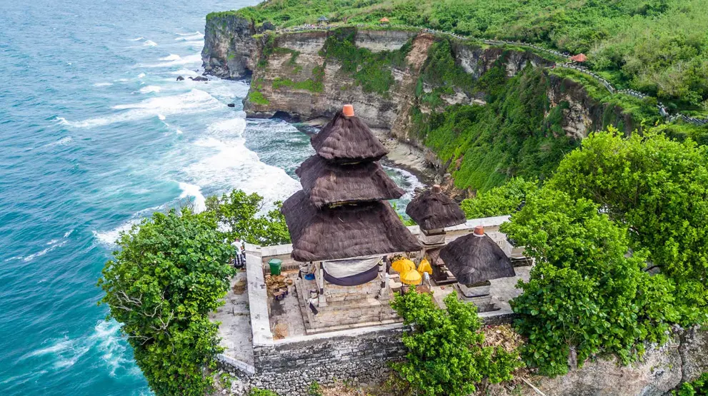 Uluwatu-tempelet er en av mange fascinerende kulturelle opplevelser på Bali