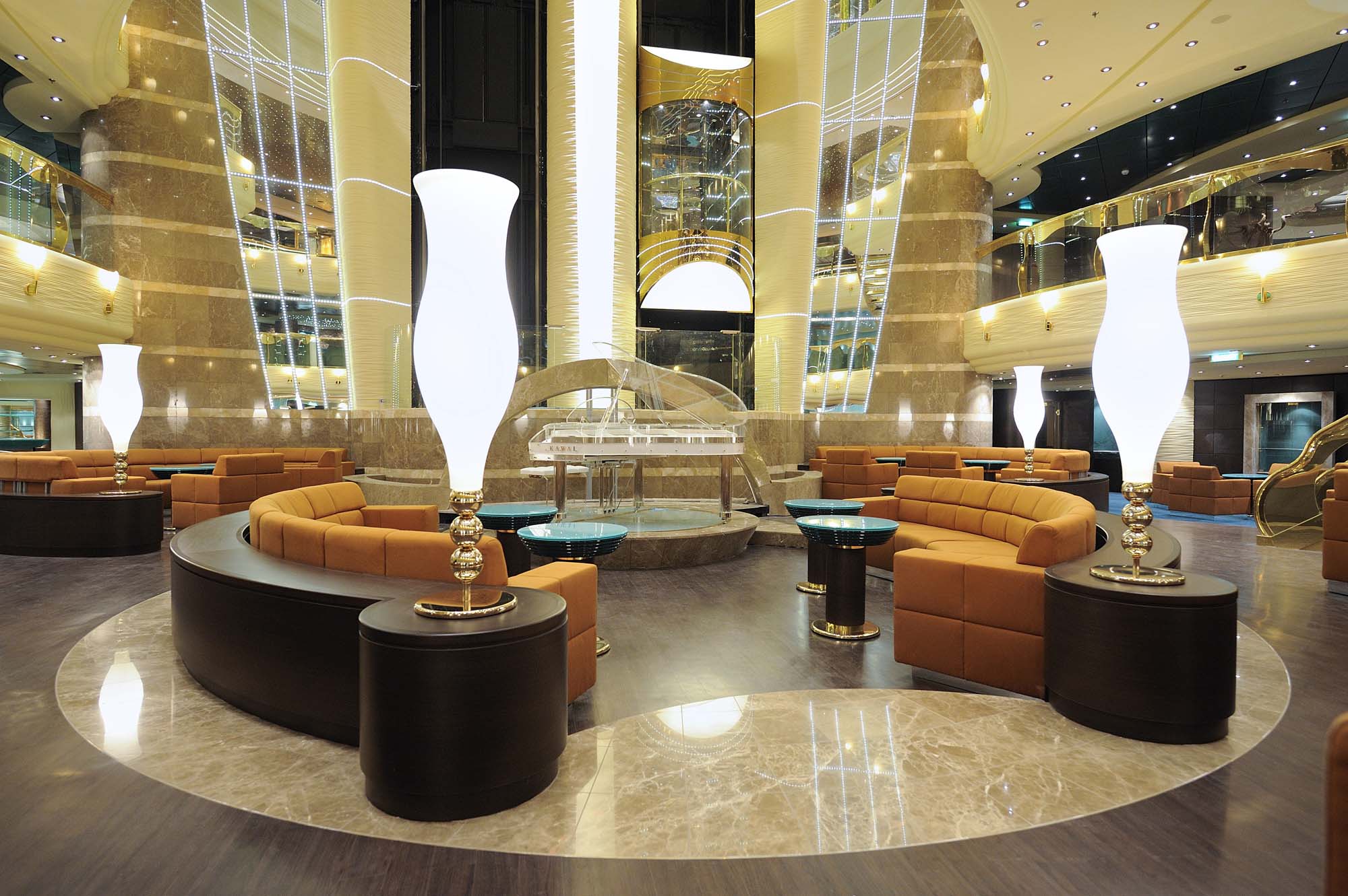 MSC Fantasias vakre lobbyområde