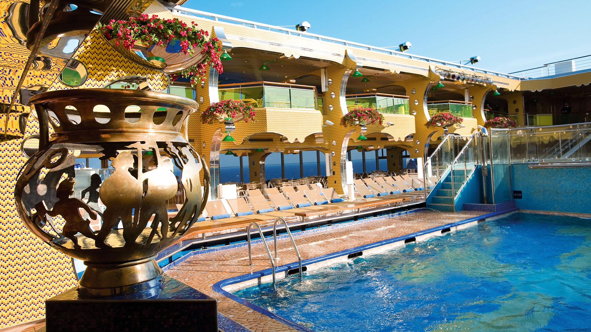 Bassengområde på Costa Serena