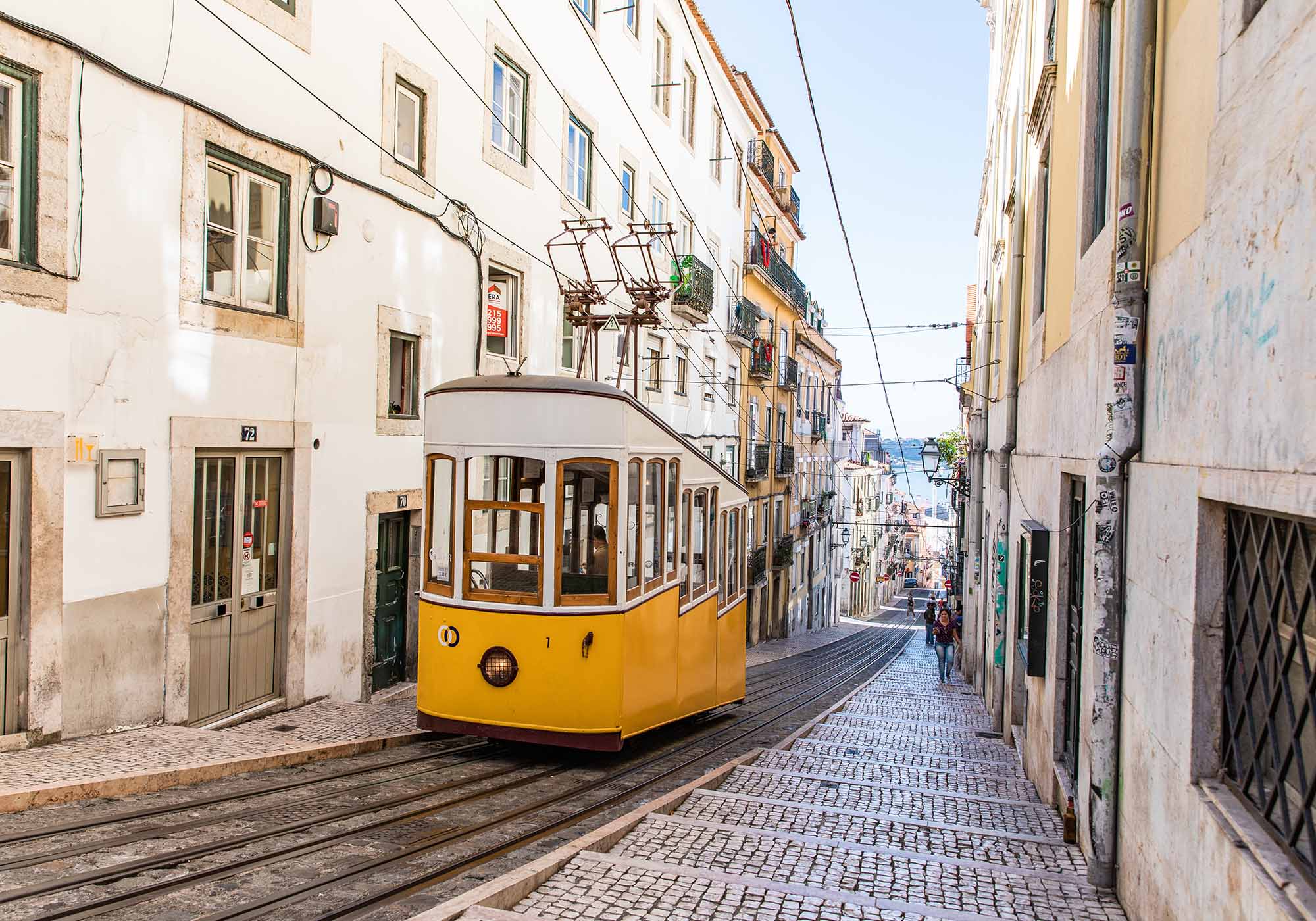 Kjør med de ikoniske trikkene i Lisboa