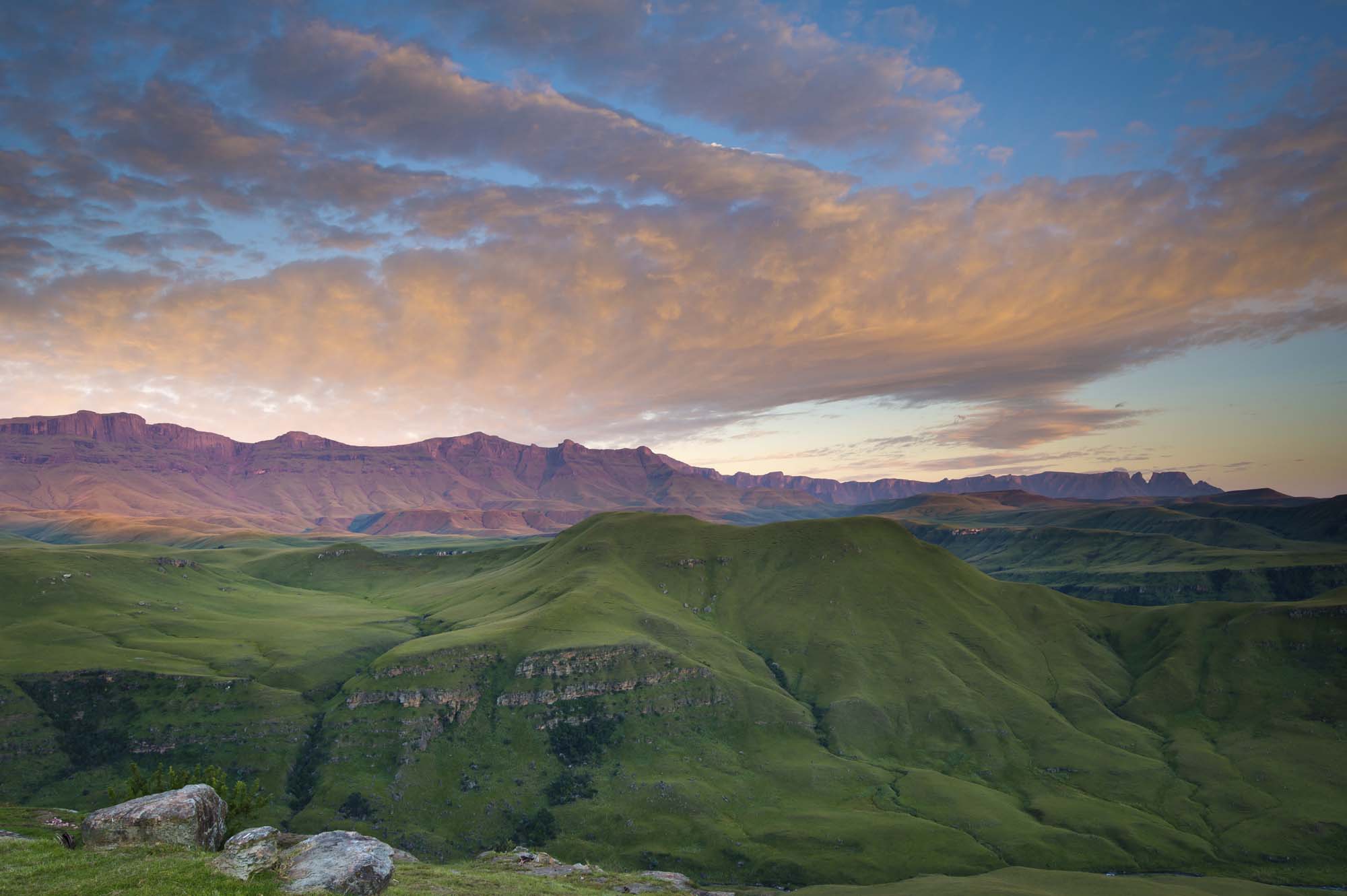 Fantastisk utsikt over storslåtte Drakensberg Mountains