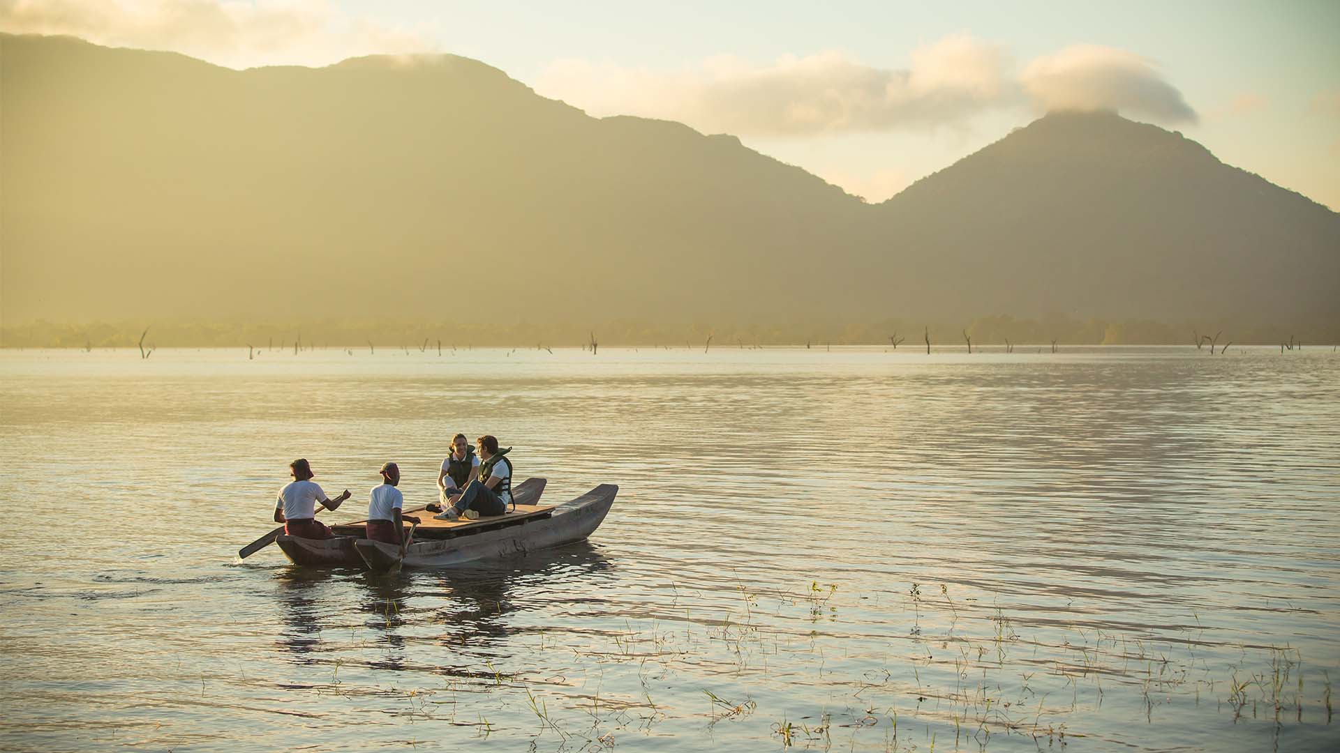 Ta en båttur på den flotte Kandamala-sjøen