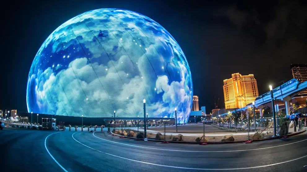 The Sphere er gigantisk, og skifter utseende hele tiden
