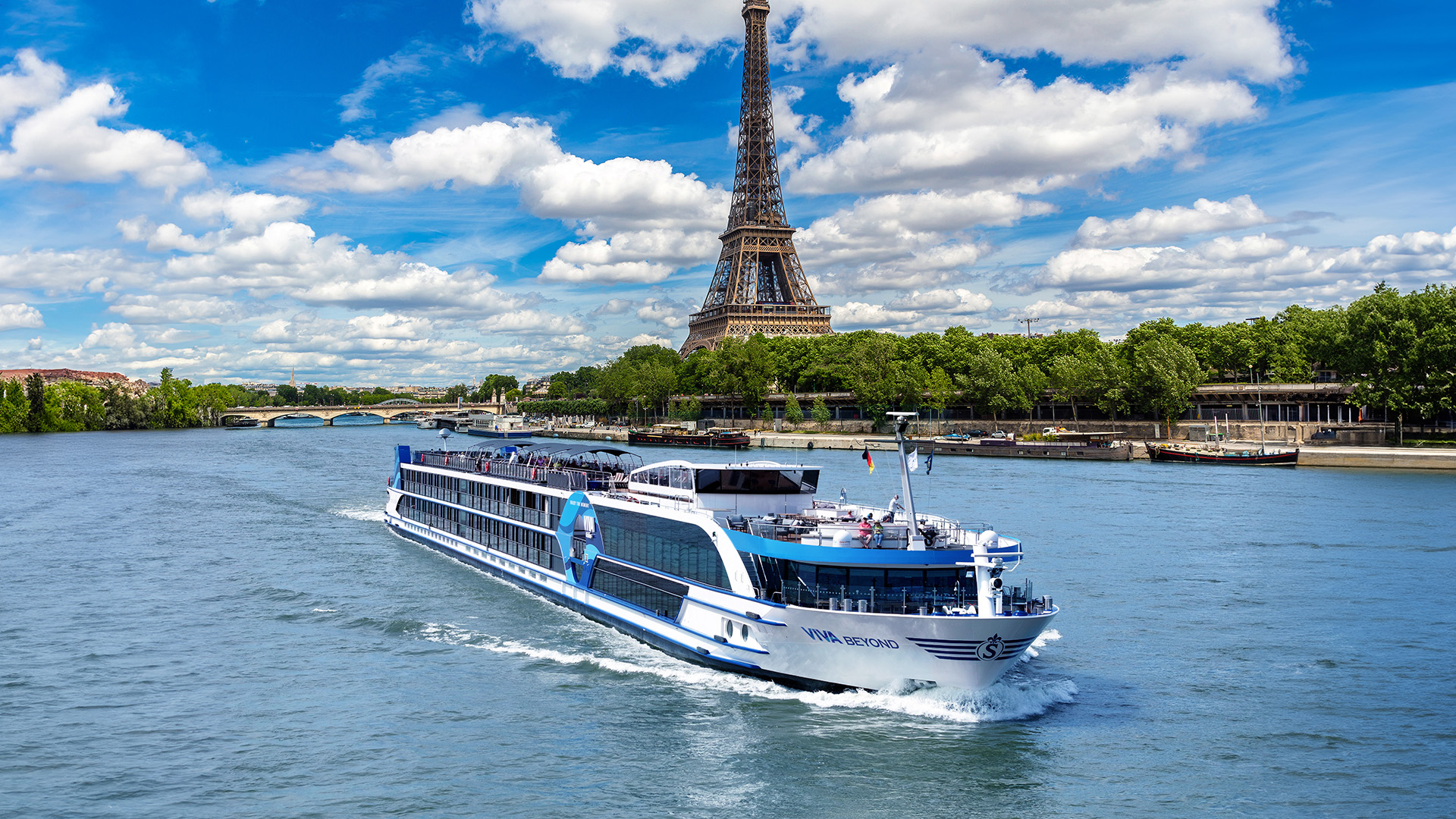 Bo midt i Paris med utsikt til Eiffeltårnet fra Viva Beyond