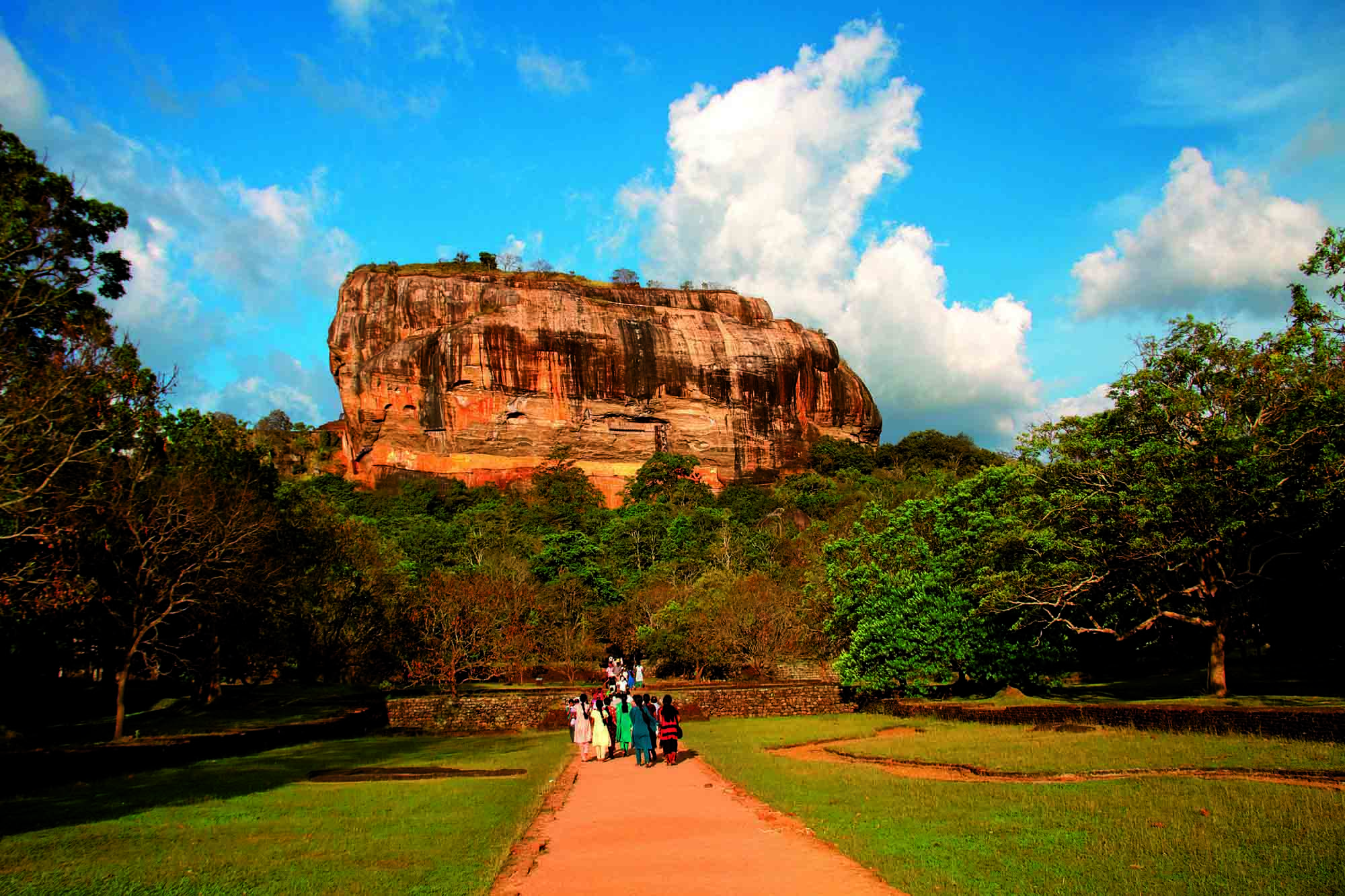shutterstock_84210370-sigiriya