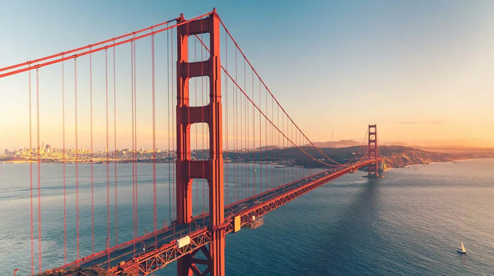 Ingen tur til San Francisco telles med mindre man fotograferer den berømte Golden Gate Bridge