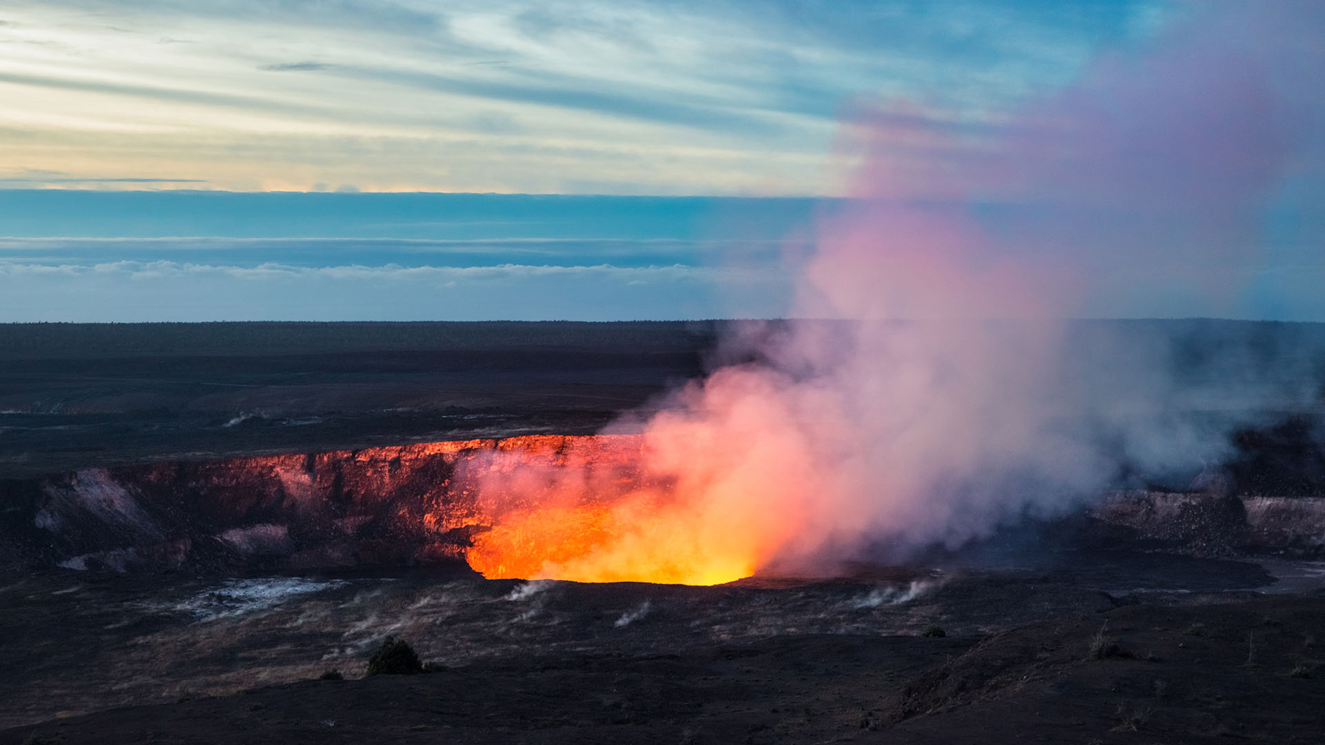 På Big Island kan dere se den aktive vulkanen Kīlauea