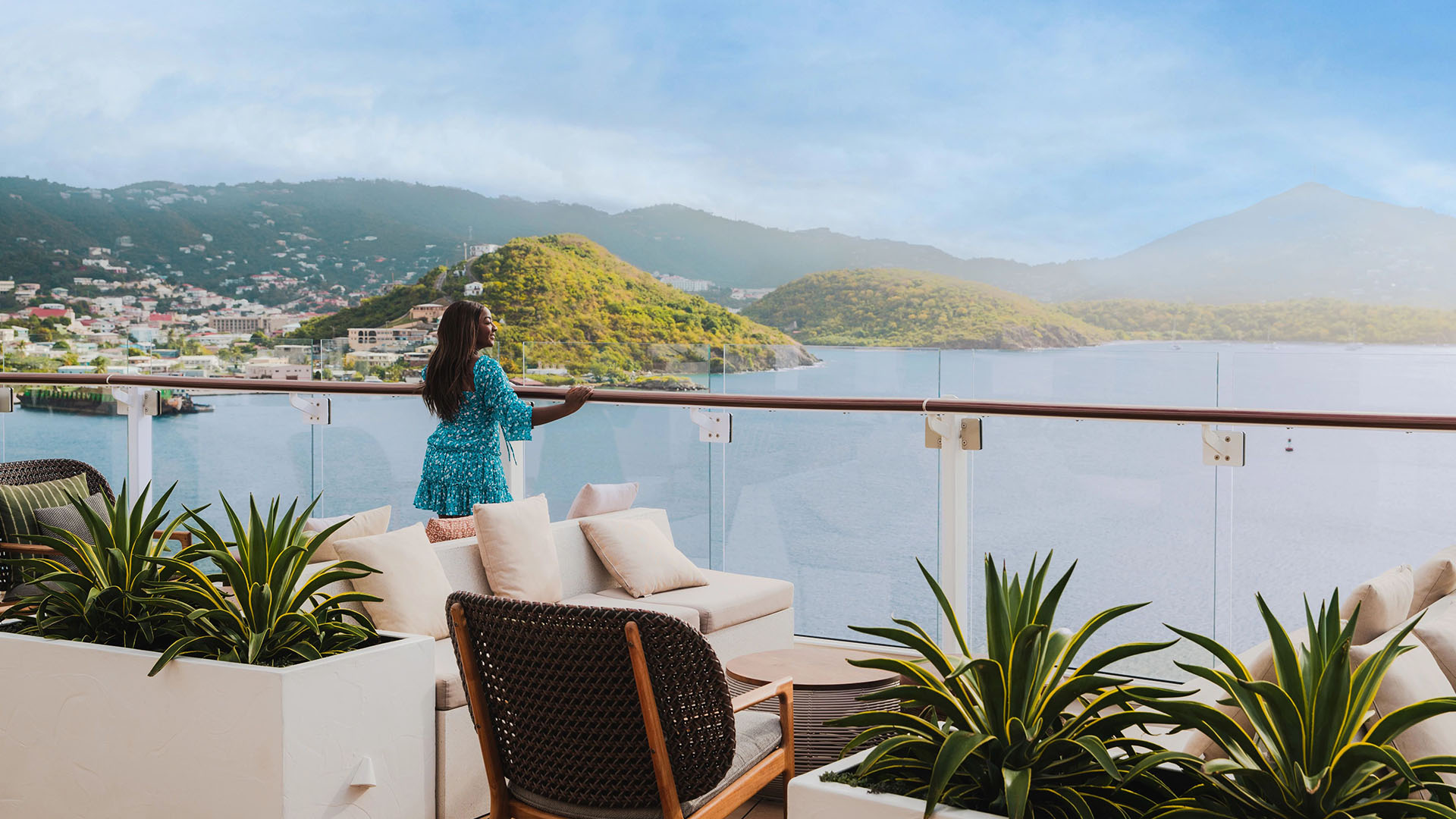 Nyt de karibiske øyenes vakre natur, varmen og det krystallklare vannet