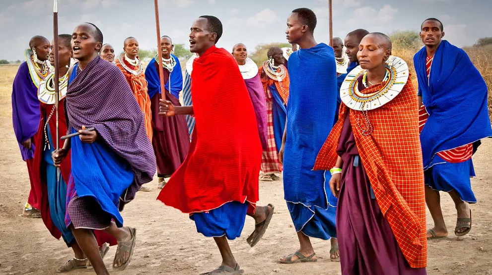 Se det fargerike og fascinerende masai-folket på reiser til Tanzania