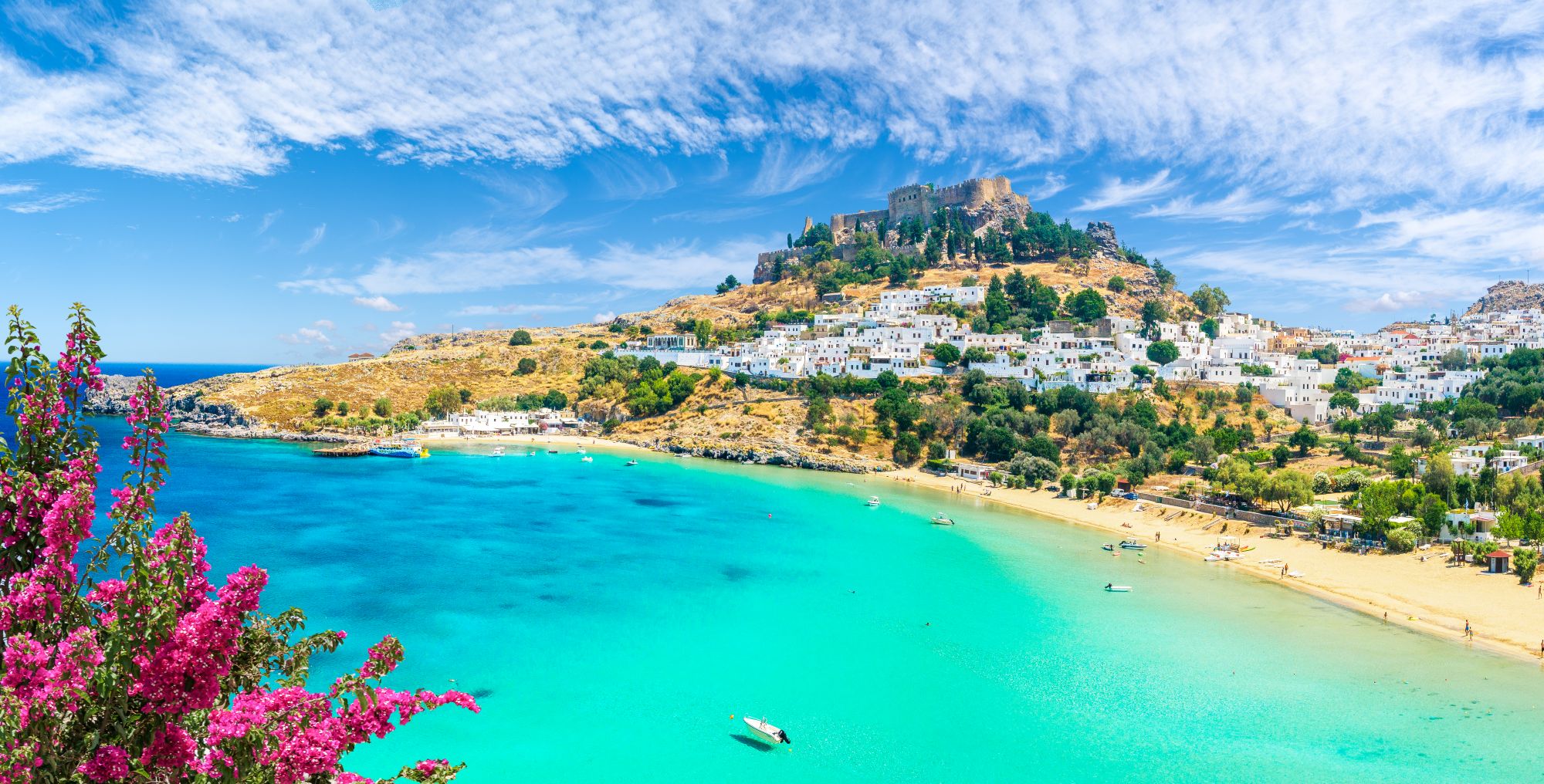Den vakre kystlinjen ved Lindos på Rhodos