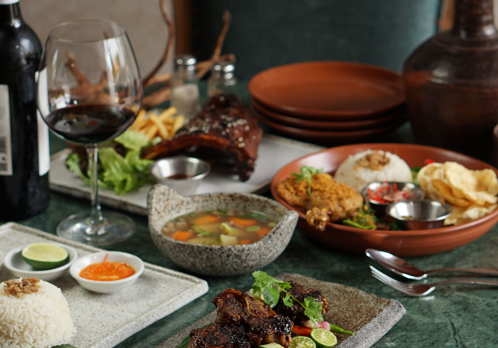 Spis deilig mat på Sthala Resort